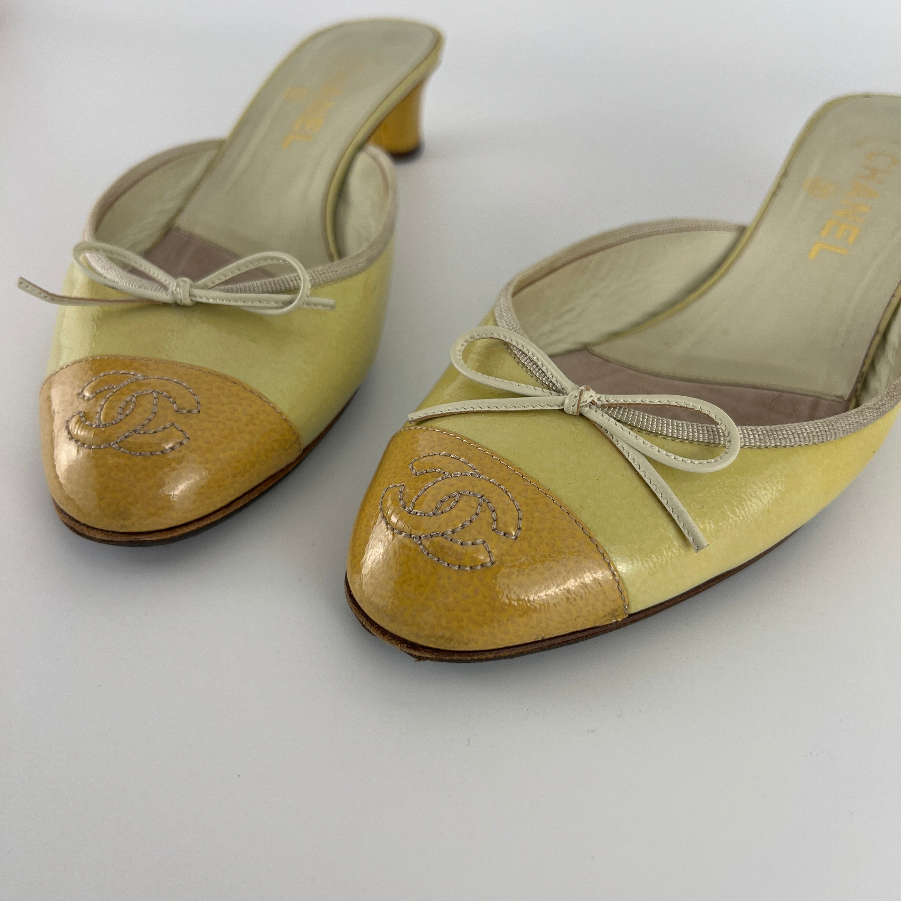 Chanel | Vintage Yellow Orange CC Logo Patent Leather Closed Toe Mule (39C)