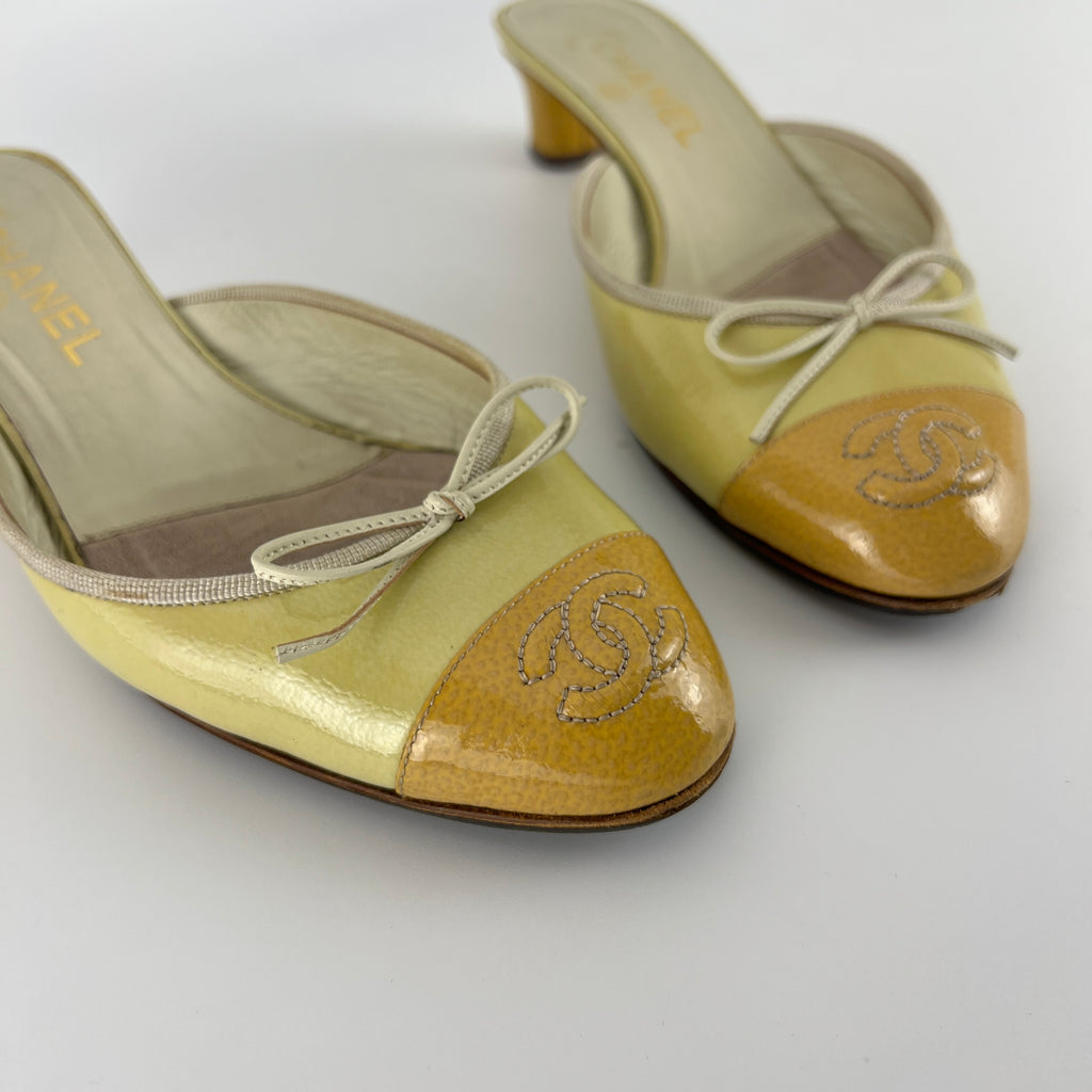 Chanel | Vintage Yellow Orange CC Logo Patent Leather Closed Toe Mule (39C)