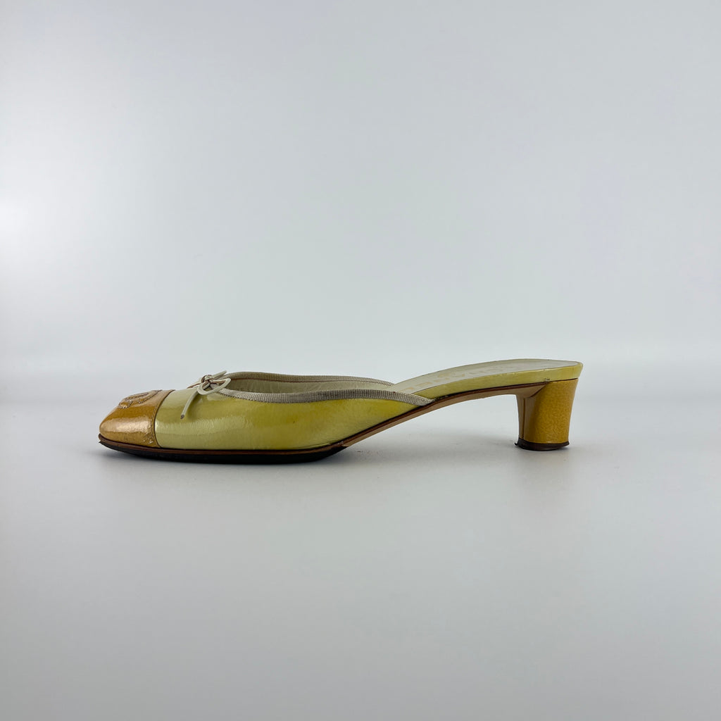 Chanel | Vintage Yellow Orange CC Logo Patent Leather Closed Toe Mule (39C)