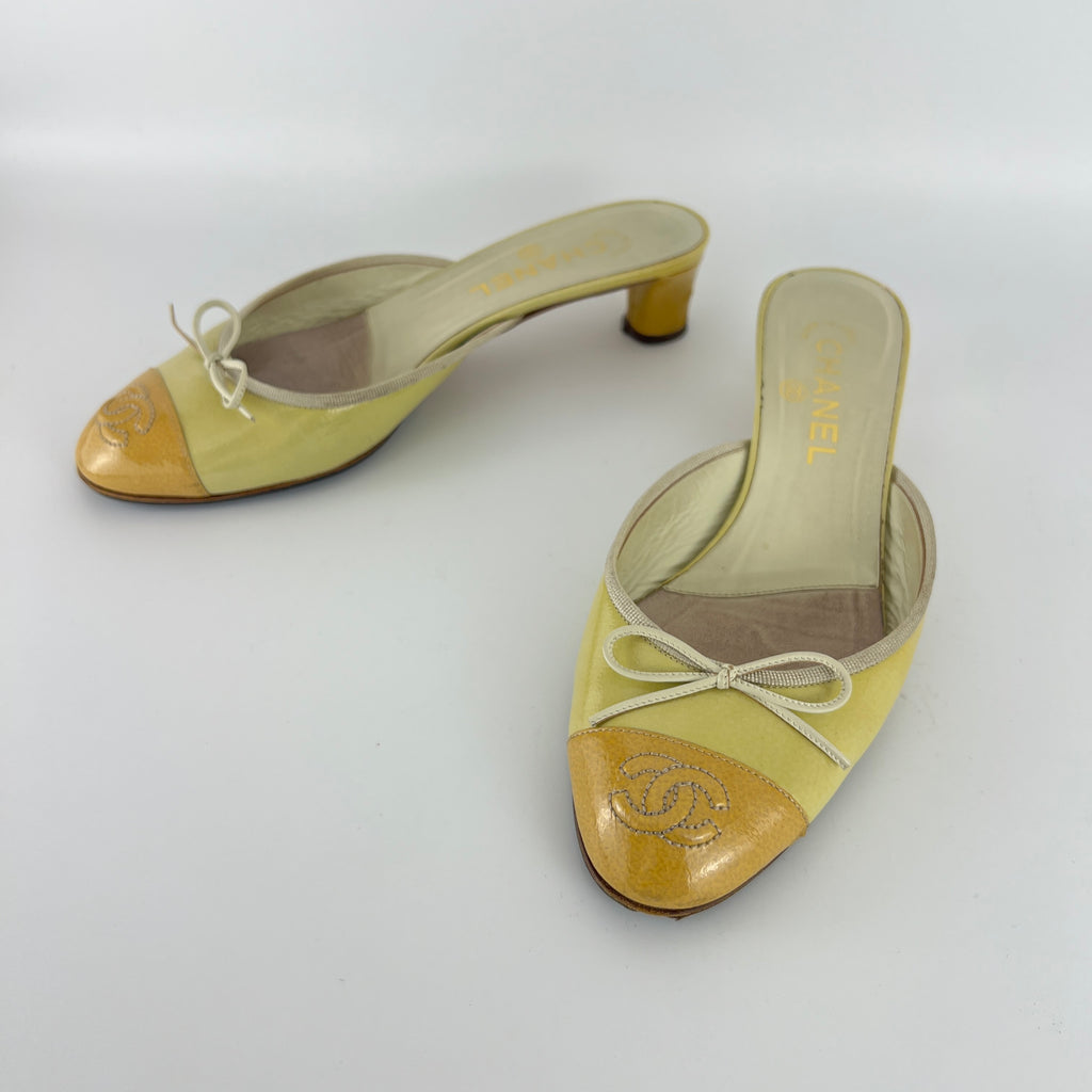 Chanel | Vintage Yellow Orange CC Logo Patent Leather Closed Toe Mule (39C)