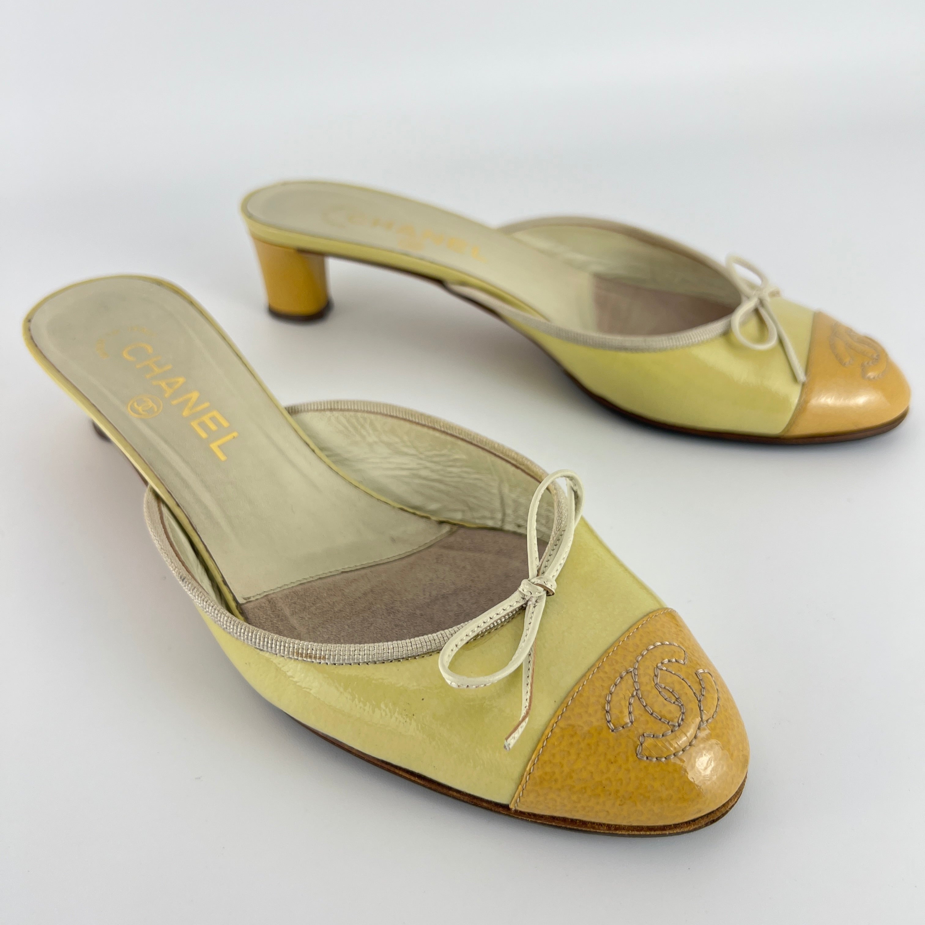 Chanel | Vintage Yellow Orange CC Logo Patent Leather Closed Toe Mule (39C)