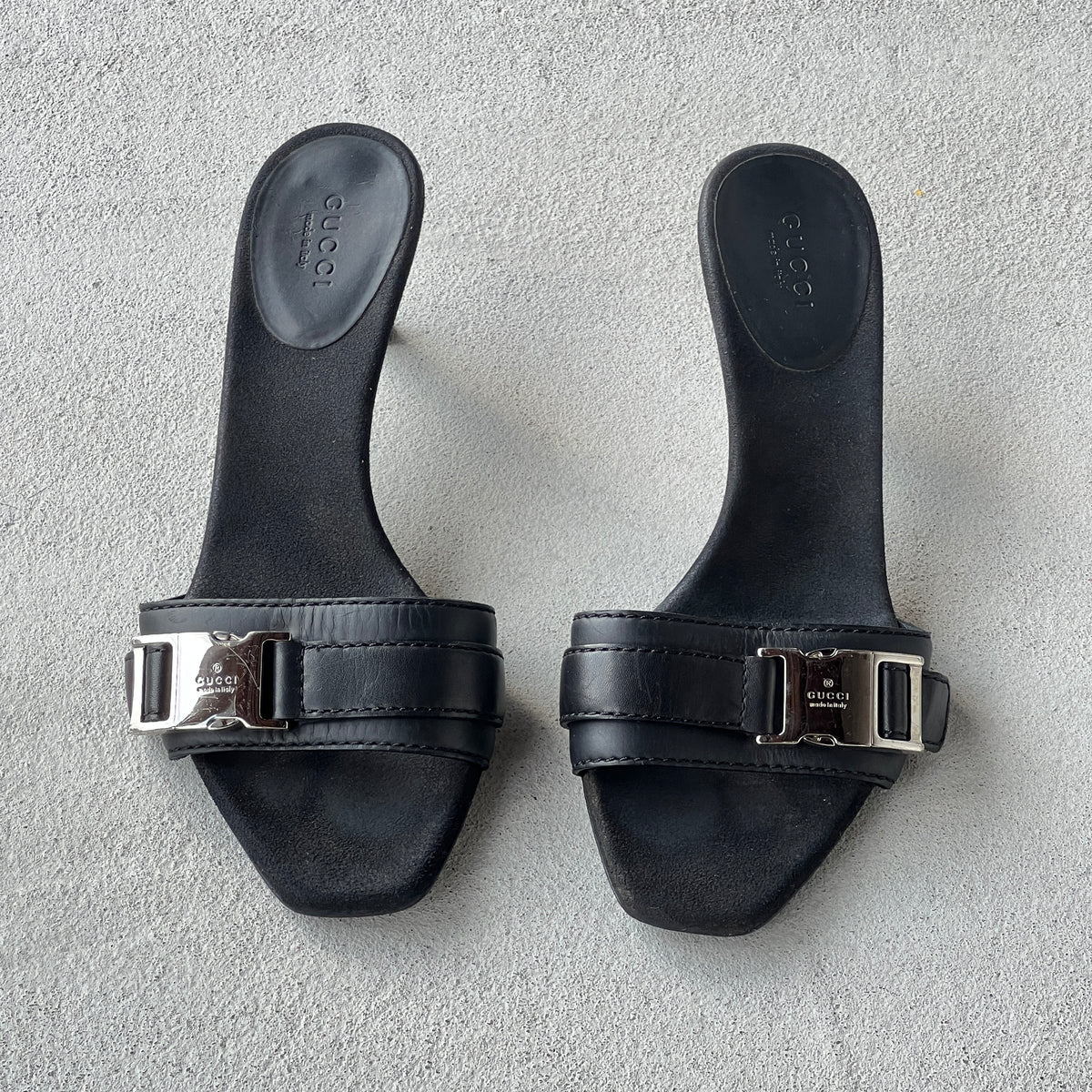Gucci | Vintage Black Leather Silver Logo Buckle Slide Mules (35.5)