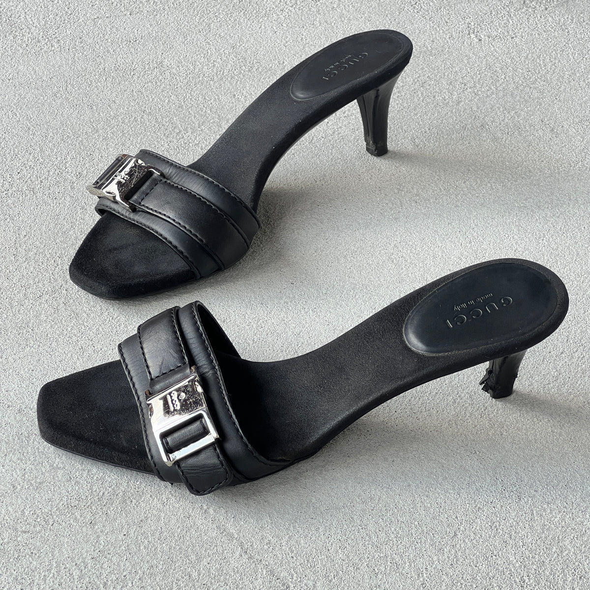 Gucci | Vintage Black Leather Silver Logo Buckle Slide Mules (35.5)