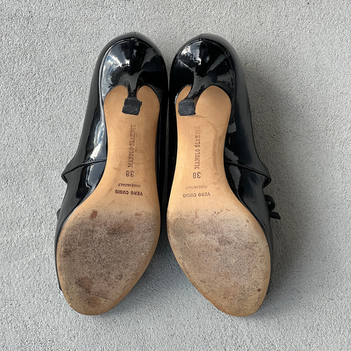 Manolo Blahnik | Black Patent Leather Bow Sandal Heels (38)