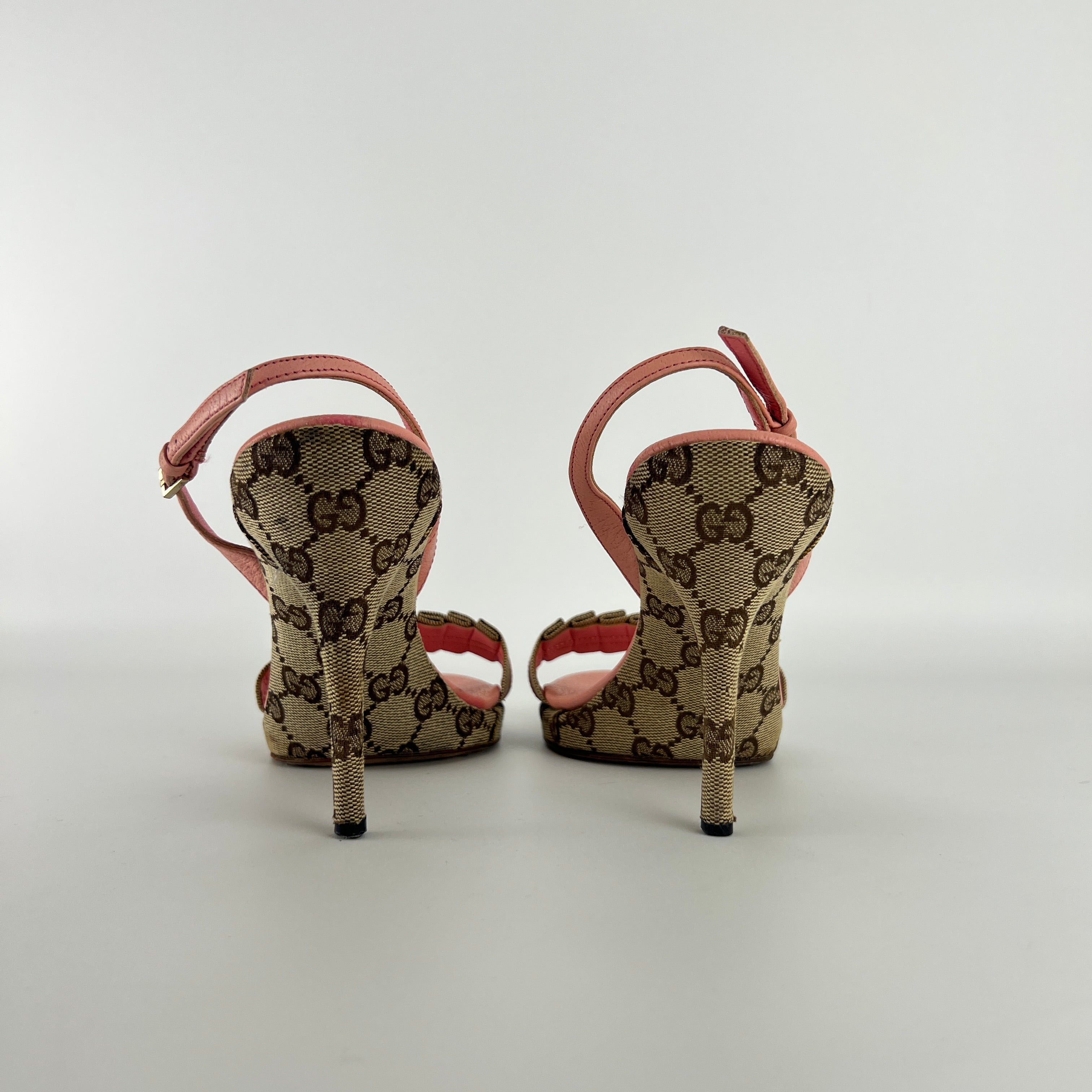 Gucci | Vintage Y2K Pink Leather Tan GG Monogram Pattern Slingback Heels (37.5)