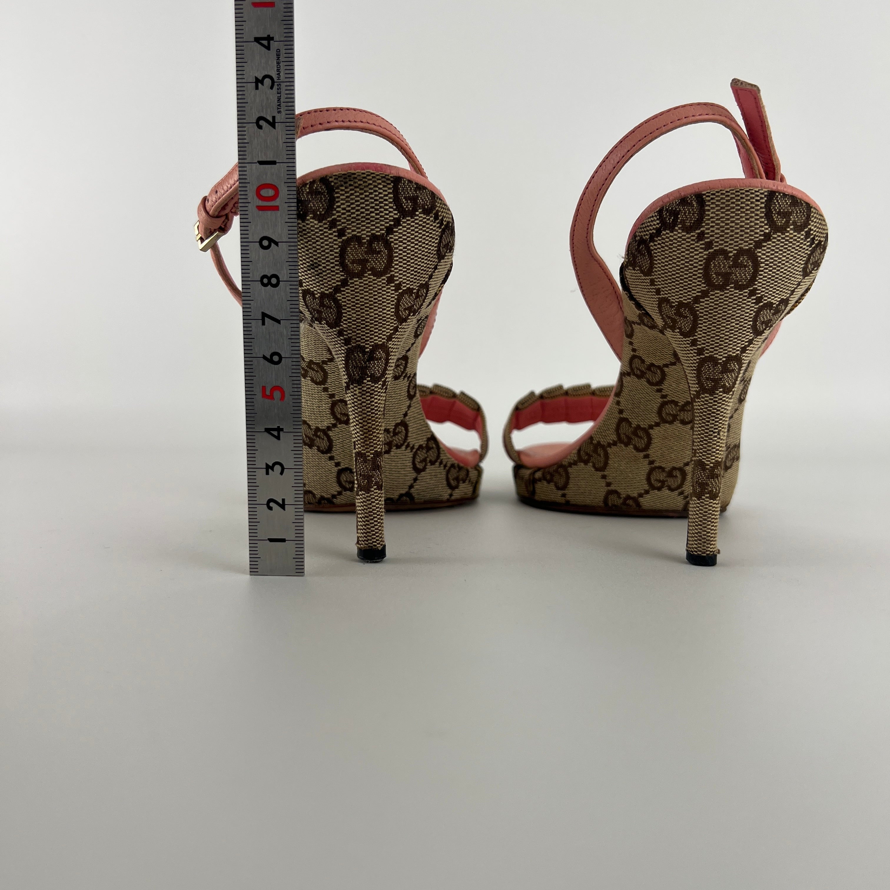 Gucci | Vintage Y2K Pink Leather Tan GG Monogram Pattern Slingback Heels (37.5)