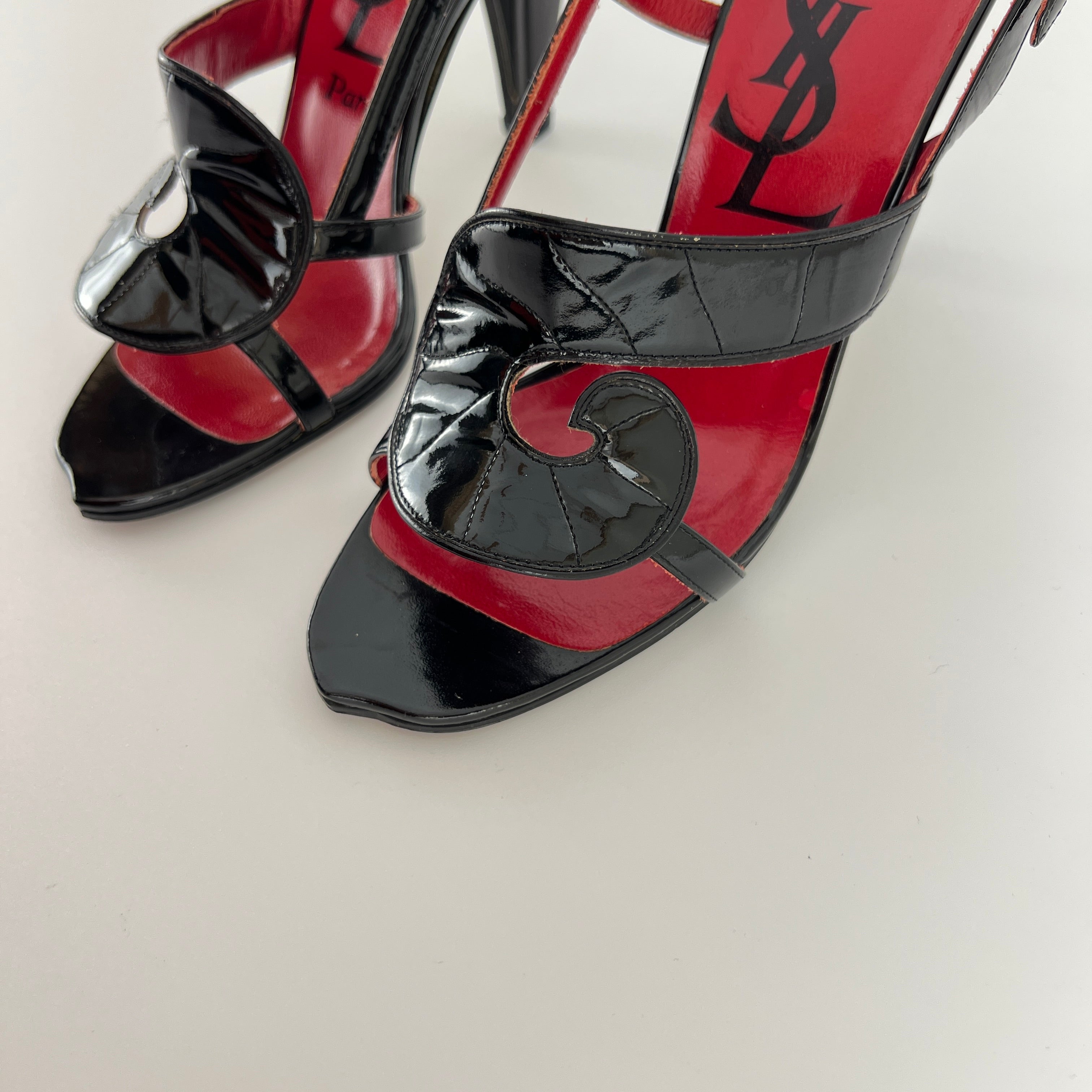 YSL Saint Laurent | Vintage Black Patent Leather Swirl Slingback Sandal Heels (35.5)