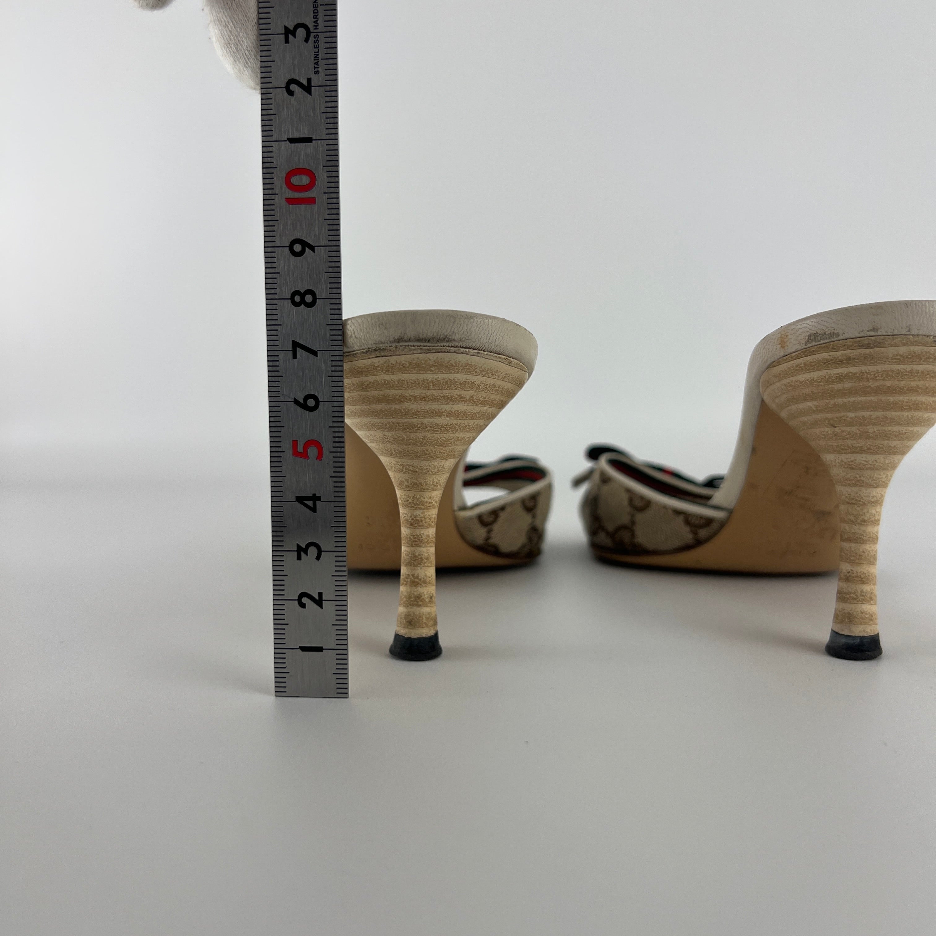 Gucci | Tom Ford Era GG Monogram Red Green Bow Mules (34.5)