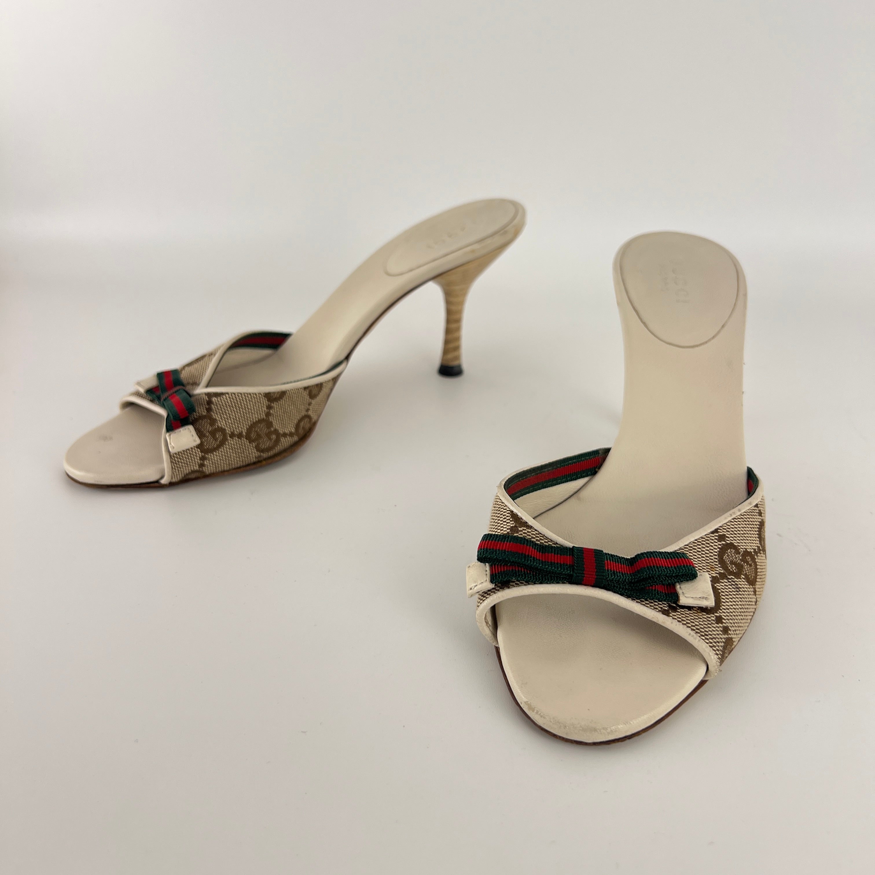 Gucci | Tom Ford Era GG Monogram Red Green Bow Mules (34.5)