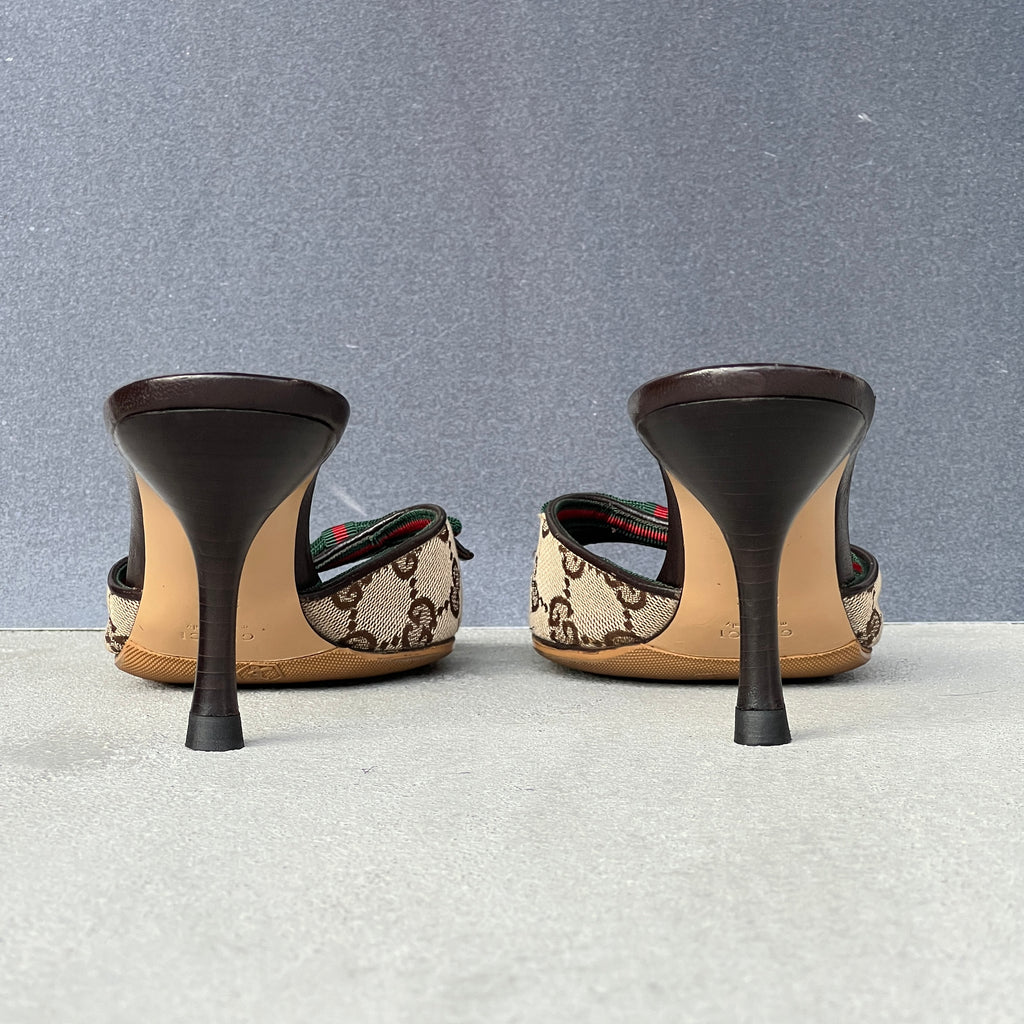 Gucci | Vintage Tom Ford Era Beige GG Monogram Canvas Web Bow Leather Slide Mules (35)