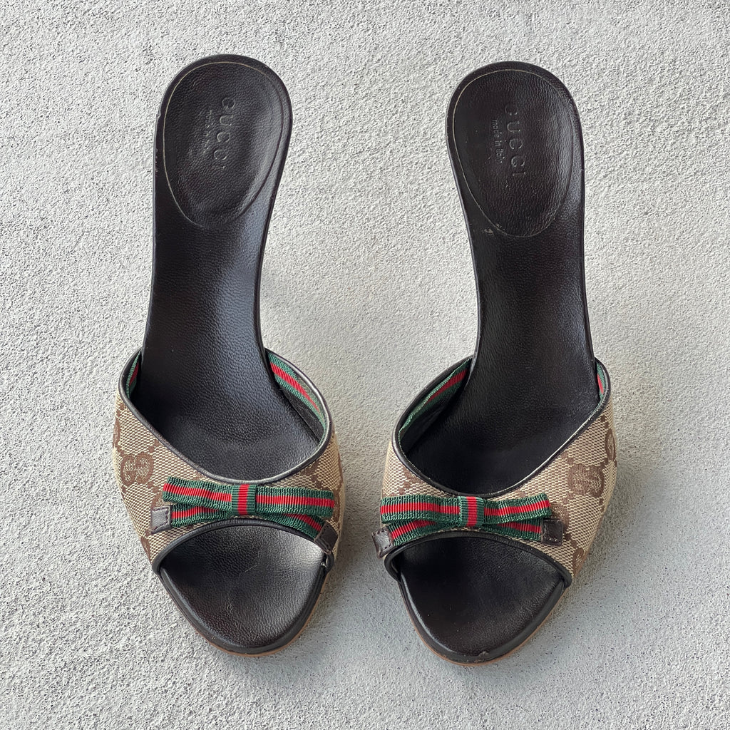 Gucci | Vintage Tom Ford Era Beige GG Monogram Canvas Web Bow Leather Slide Mules (35)