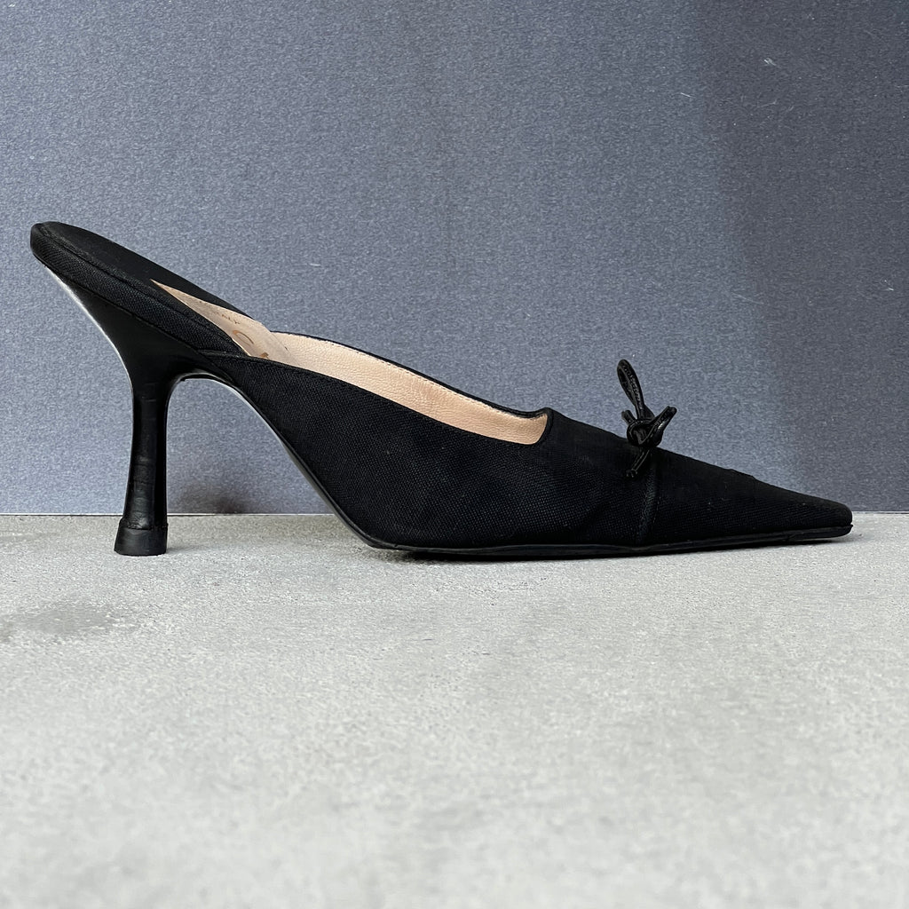 Chanel | Vintage Black Linen CC Logo Bow Pointed Toe Slide Mules (35)