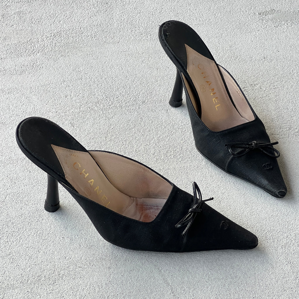 Chanel | Vintage Black Linen CC Logo Bow Pointed Toe Slide Mules (35)