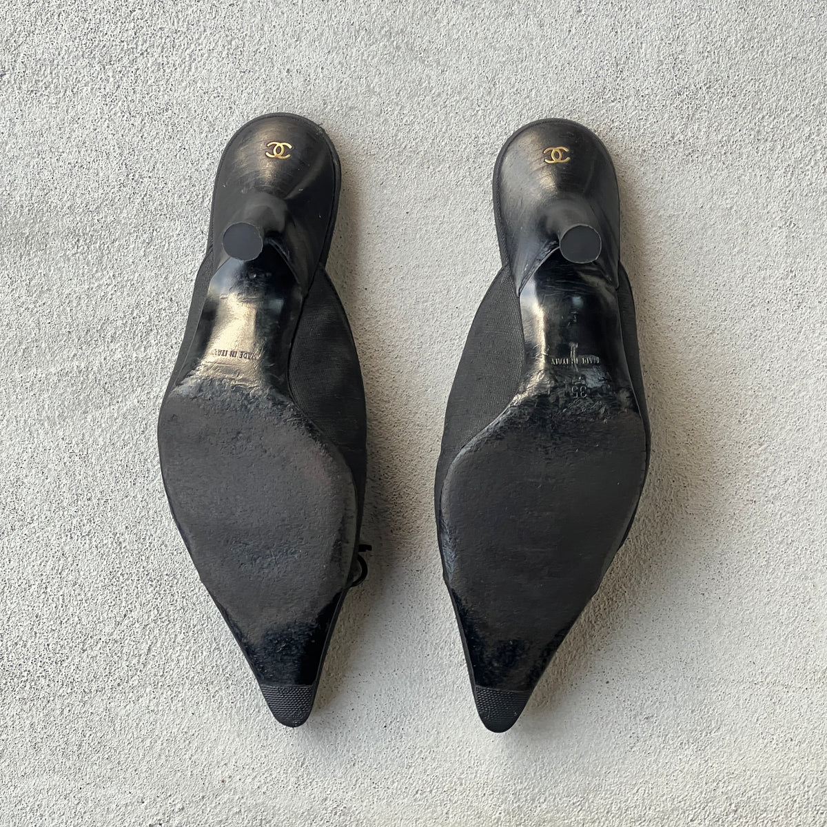 Chanel | Vintage Black Linen CC Logo Bow Pointed Toe Slide Mules (35)