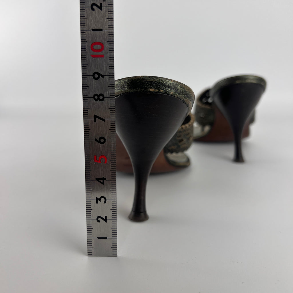 L'Autre Chose | Metallic Green Leather Geometric Thong Sandal Heels (35)