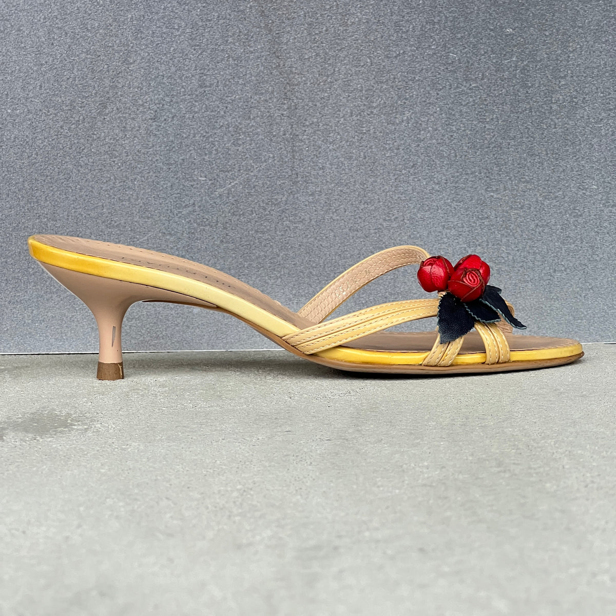 Jill Stuart | Red Flower Applique Yellow Patent Leather Kitten Heel Mules (M, 36)