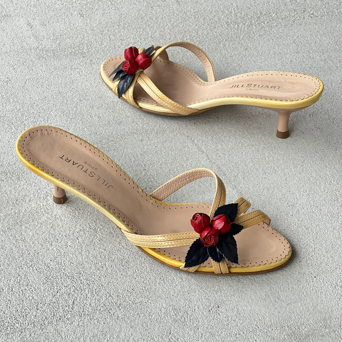 Jill Stuart | Red Flower Applique Yellow Patent Leather Kitten Heel Mules (M, 36)