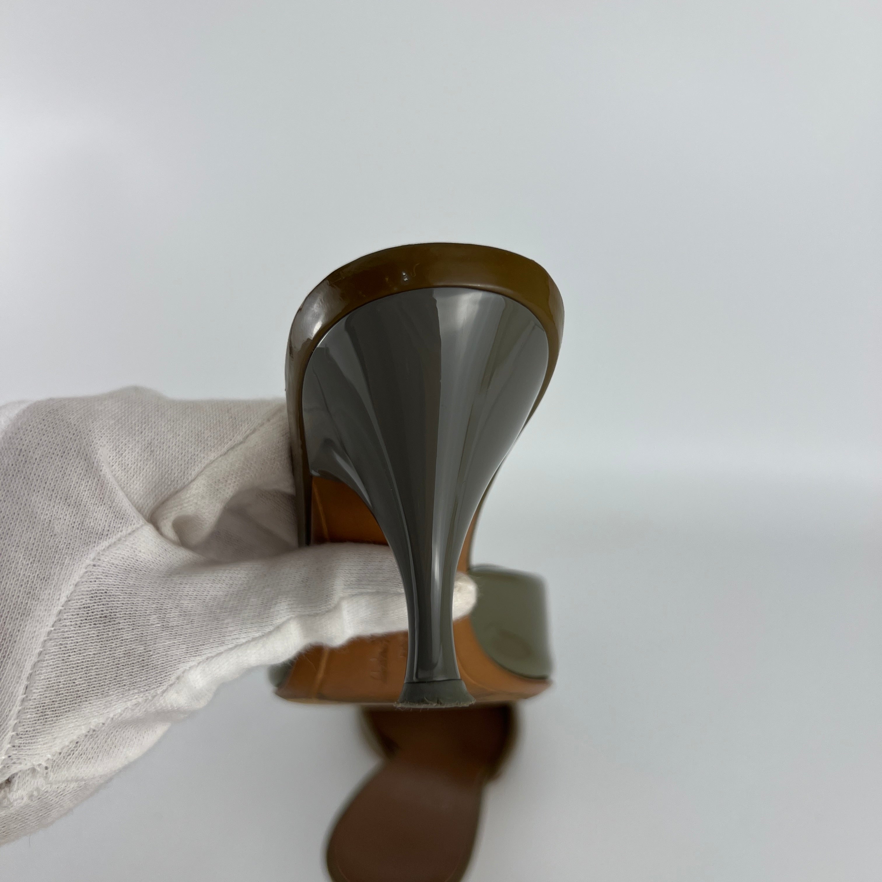 Ferragamo | Vara Bow Khaki Patent Leather Peep Toe Sandal Slide Mules (35.5, 5.5)