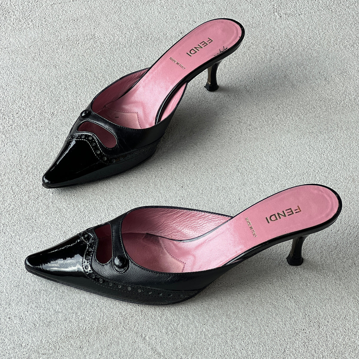 Fendi | Vintage Black Leather Pink Insole Brogue Detail Pointed Toe Mules (35.5)