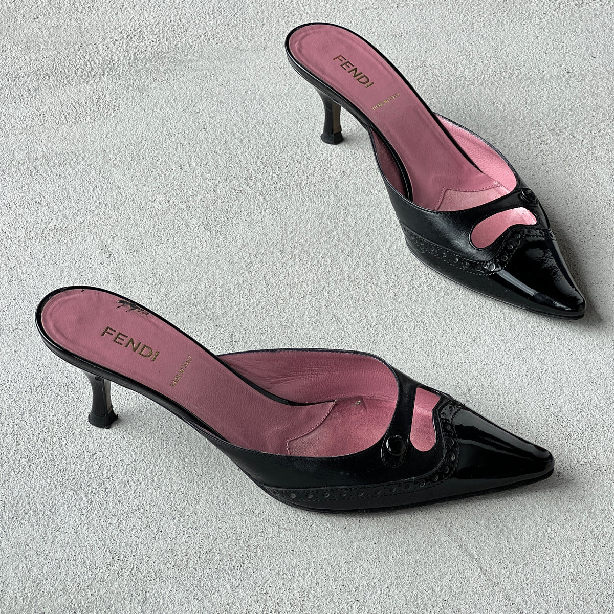 Fendi | Vintage Black Leather Pink Insole Brogue Detail Pointed Toe Mules (35.5)