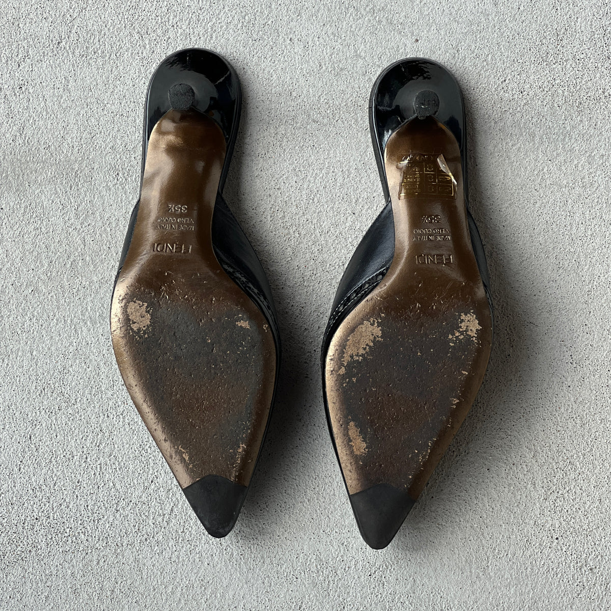 Fendi | Vintage Black Leather Pink Insole Brogue Detail Pointed Toe Mules (35.5)