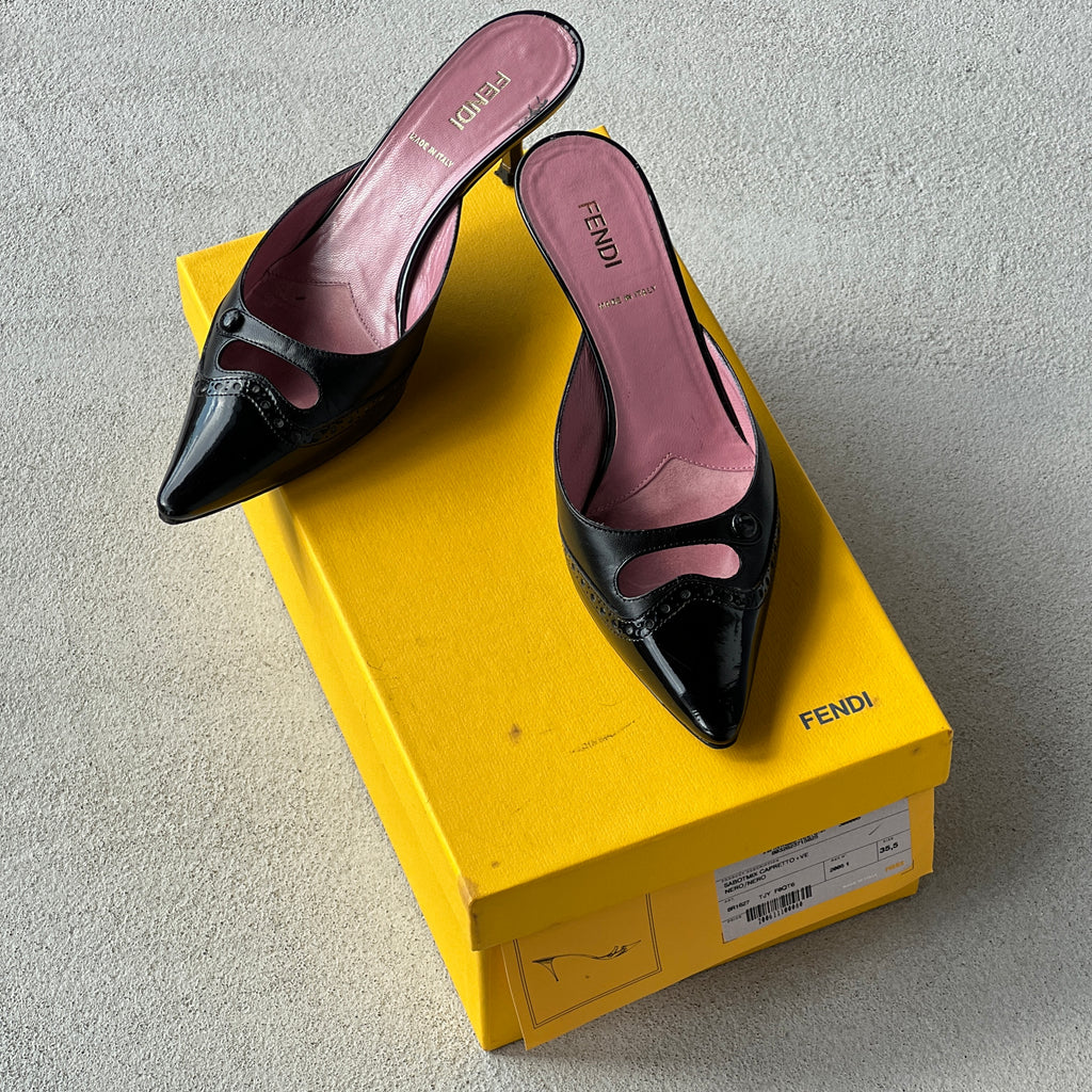 Fendi | Vintage Black Leather Pink Insole Brogue Detail Pointed Toe Mules (35.5)