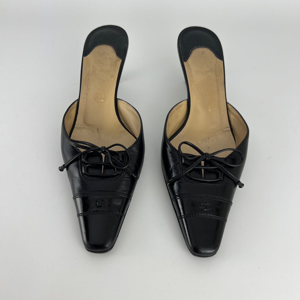 Chanel | Vintage Black Leather CC Logo Ribbon Bow Pointed Toe Kitten Mules (36)