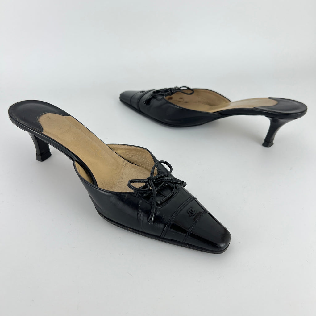 Chanel | Vintage Black Leather CC Logo Ribbon Bow Pointed Toe Kitten Mules (36)