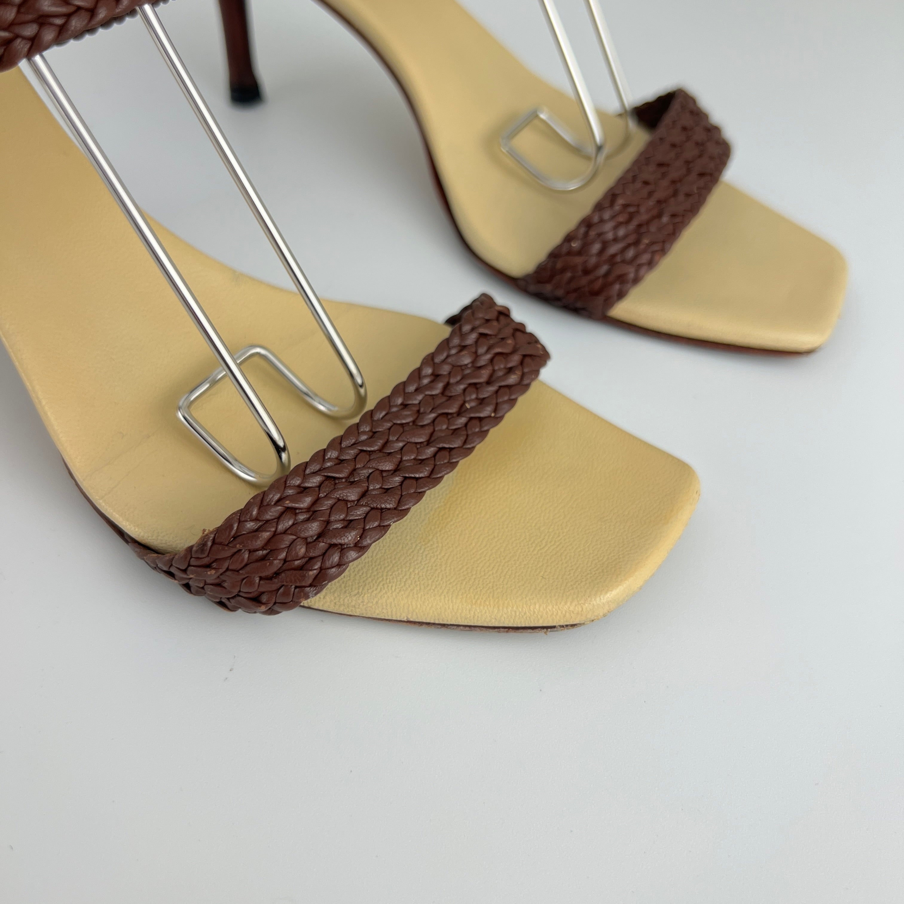 Gucci | Vintage Brown Leather Braided Straps Buckle Slide Mules (35.5)