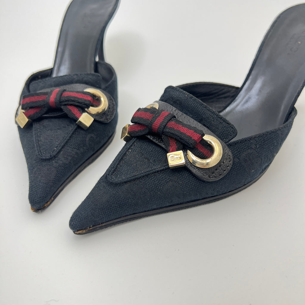 Gucci | Black Leather Canvas Pointed Toe Ribbon Gold Hardware Mules (35.5)