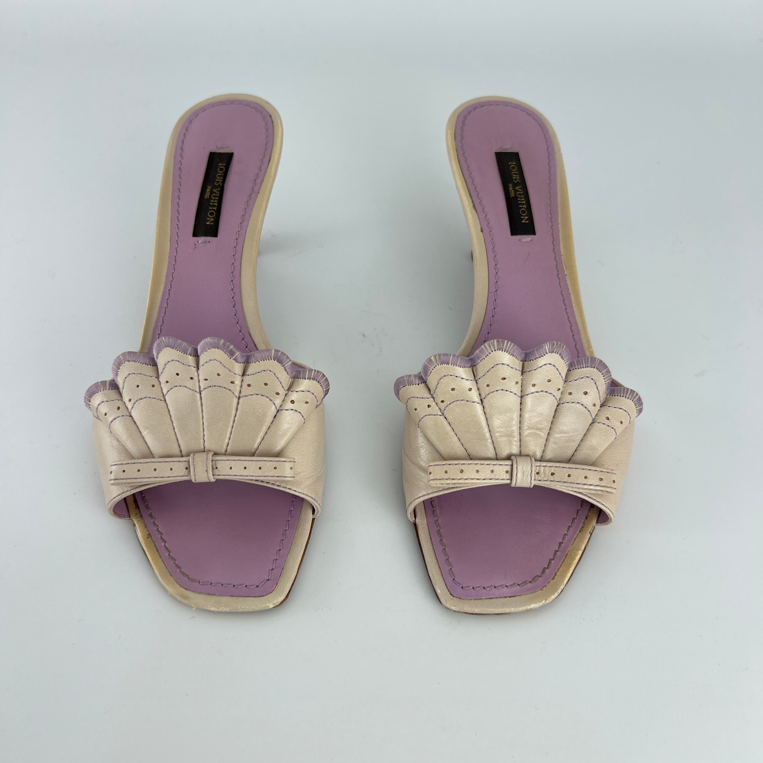 Louis Vuitton | Vintage Scallop Fan Lavender Beige Leather Kitten Heel Mules (35)