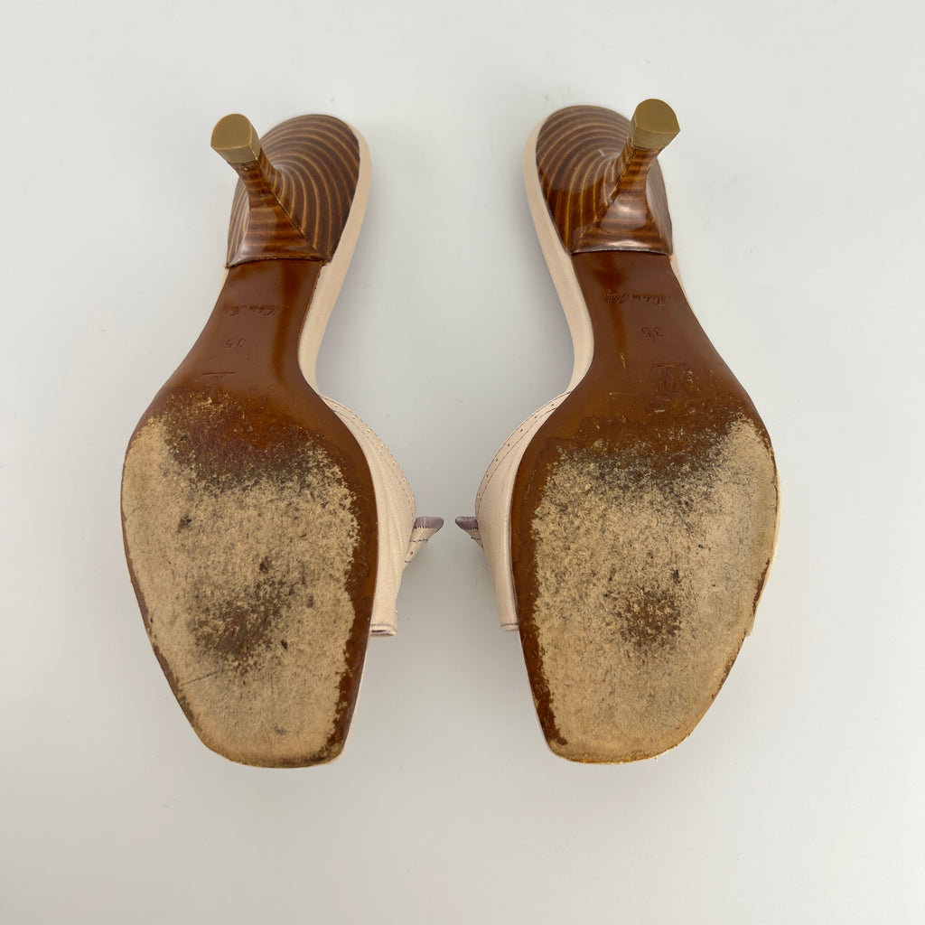 Louis Vuitton | Vintage Scallop Fan Lavender Beige Leather Kitten Heel Mules (35)