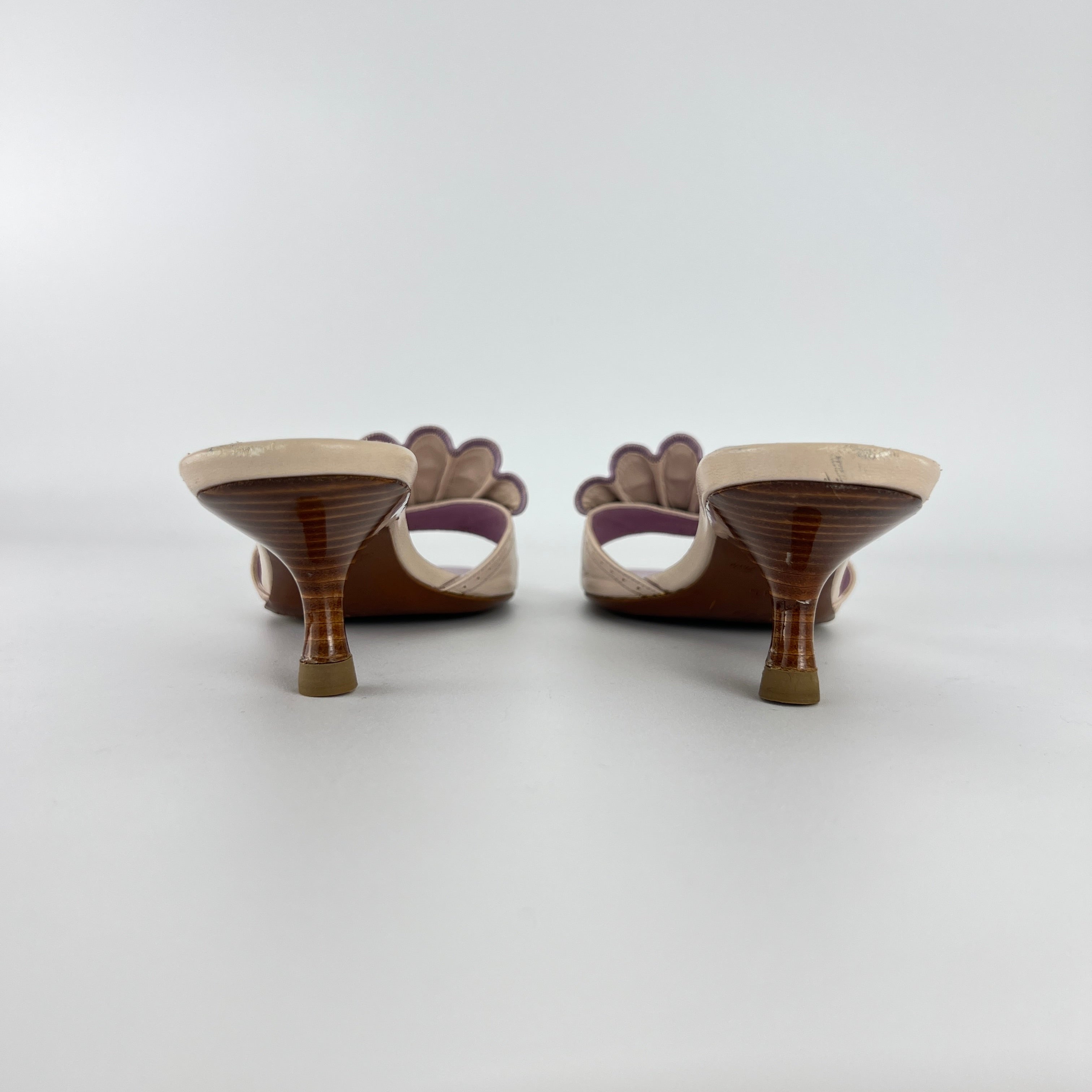 Louis Vuitton | Vintage Scallop Fan Lavender Beige Leather Kitten Heel Mules (35)