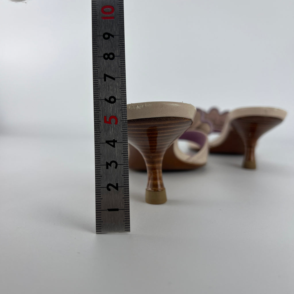 Louis Vuitton | Vintage Scallop Fan Lavender Beige Leather Kitten Heel Mules (35)