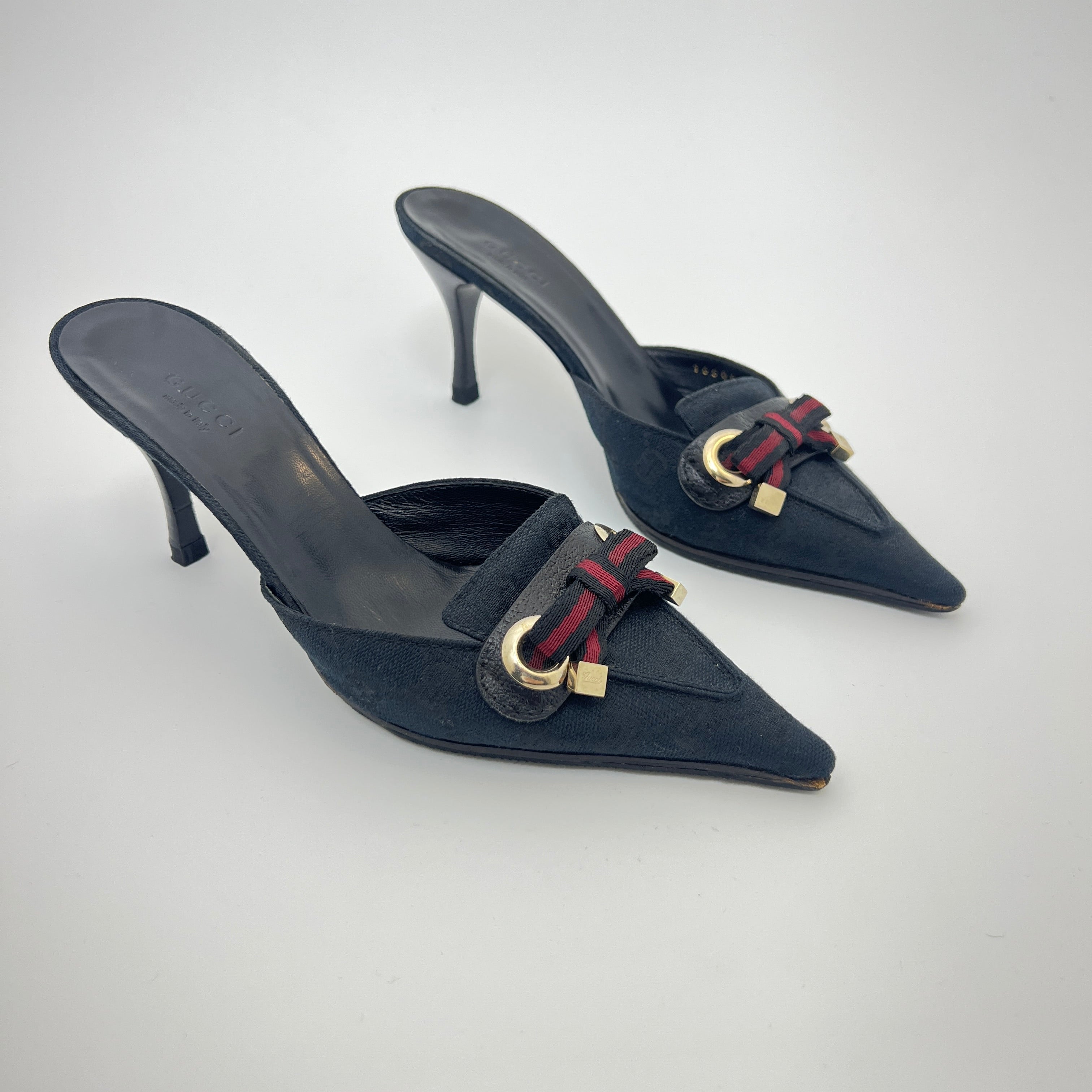 Gucci | Black Leather Canvas Pointed Toe Ribbon Gold Hardware Mules (35.5)
