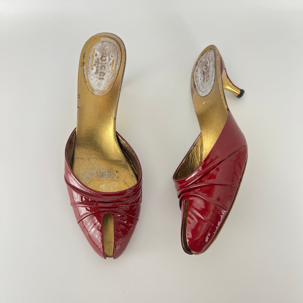 Gucci | Vintage Red Patent Leather Split Toe Gold Kitten Heel Slide Mules (37.5)