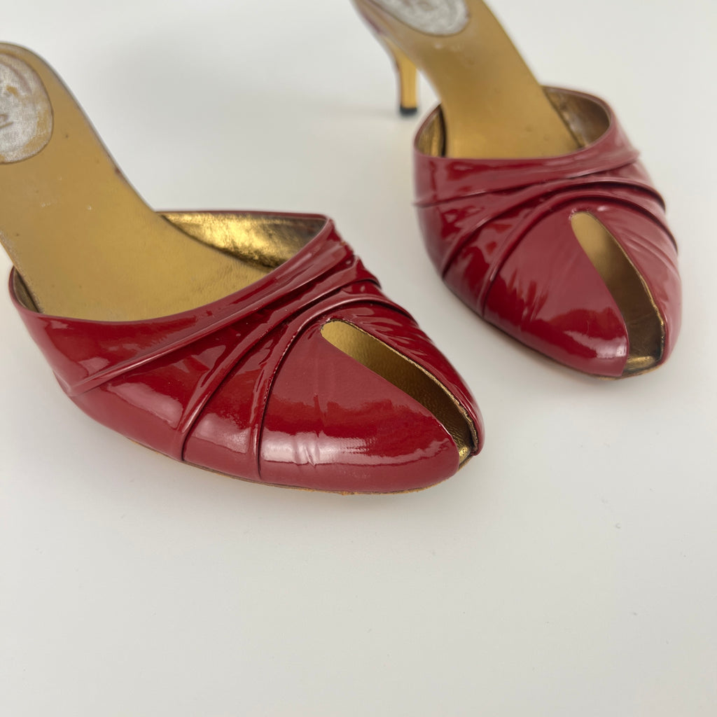 Gucci | Vintage Red Patent Leather Split Toe Gold Kitten Heel Slide Mules (37.5)