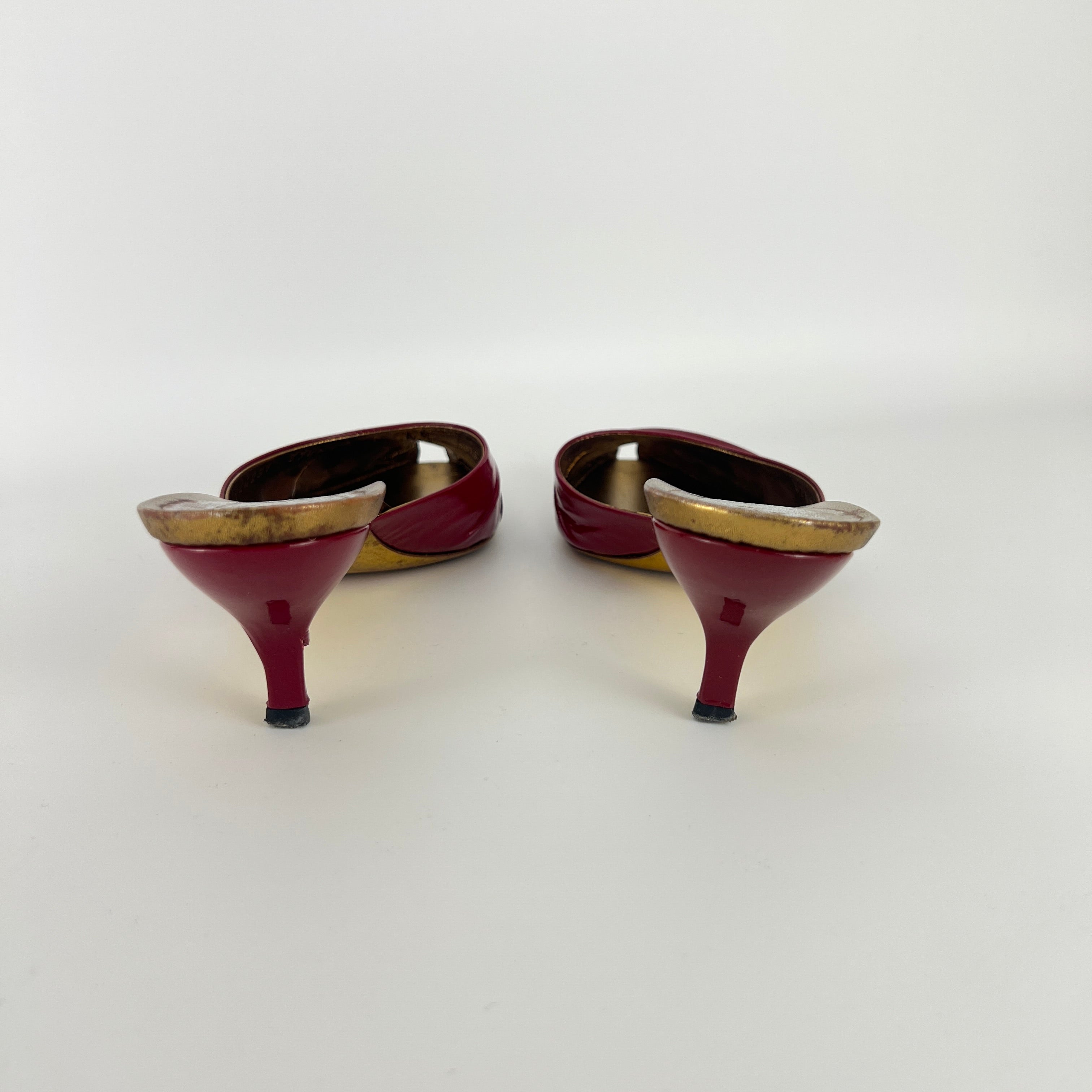 Gucci | Vintage Red Patent Leather Split Toe Gold Kitten Heel Slide Mules (37.5)