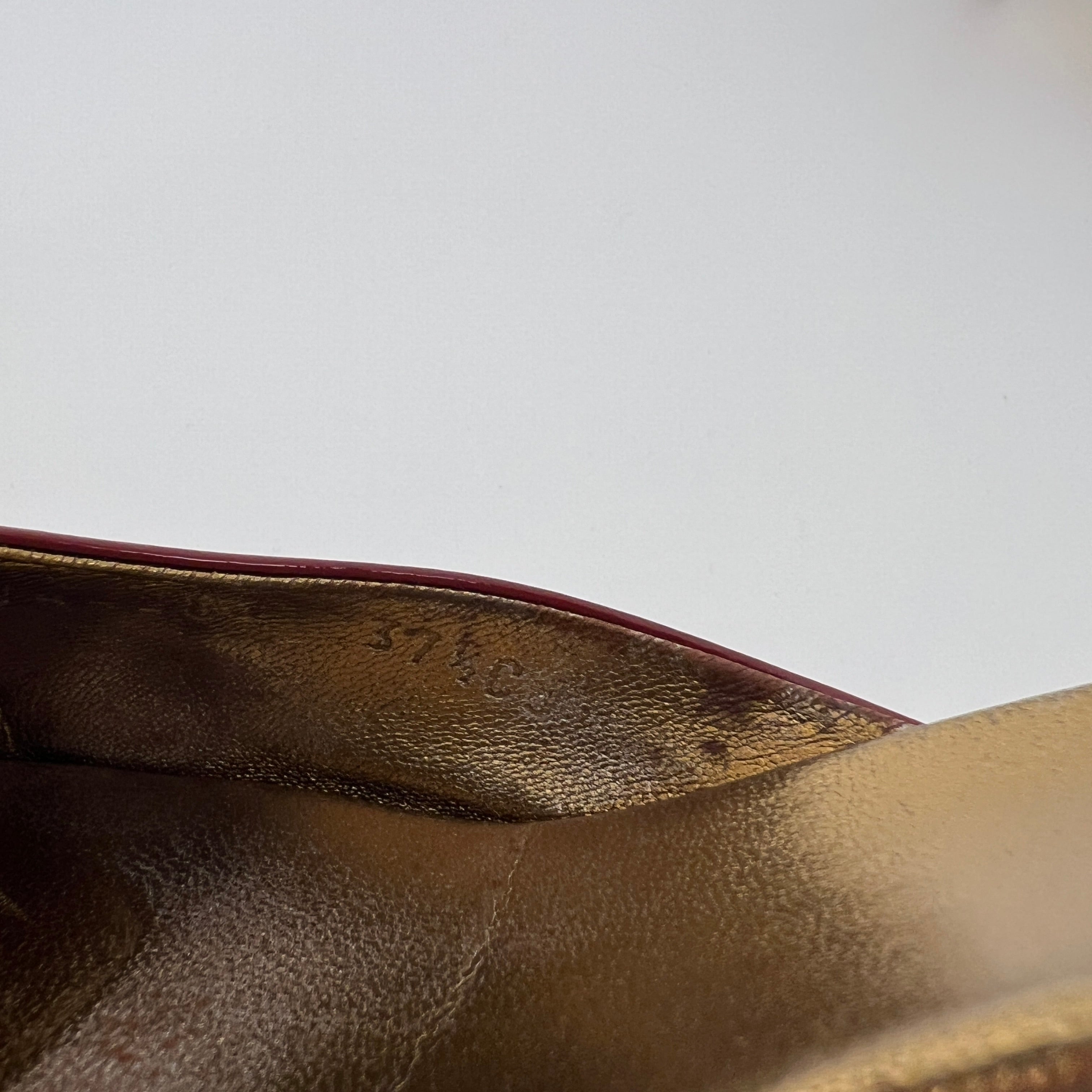Gucci | Vintage Red Patent Leather Split Toe Gold Kitten Heel Slide Mules (37.5)