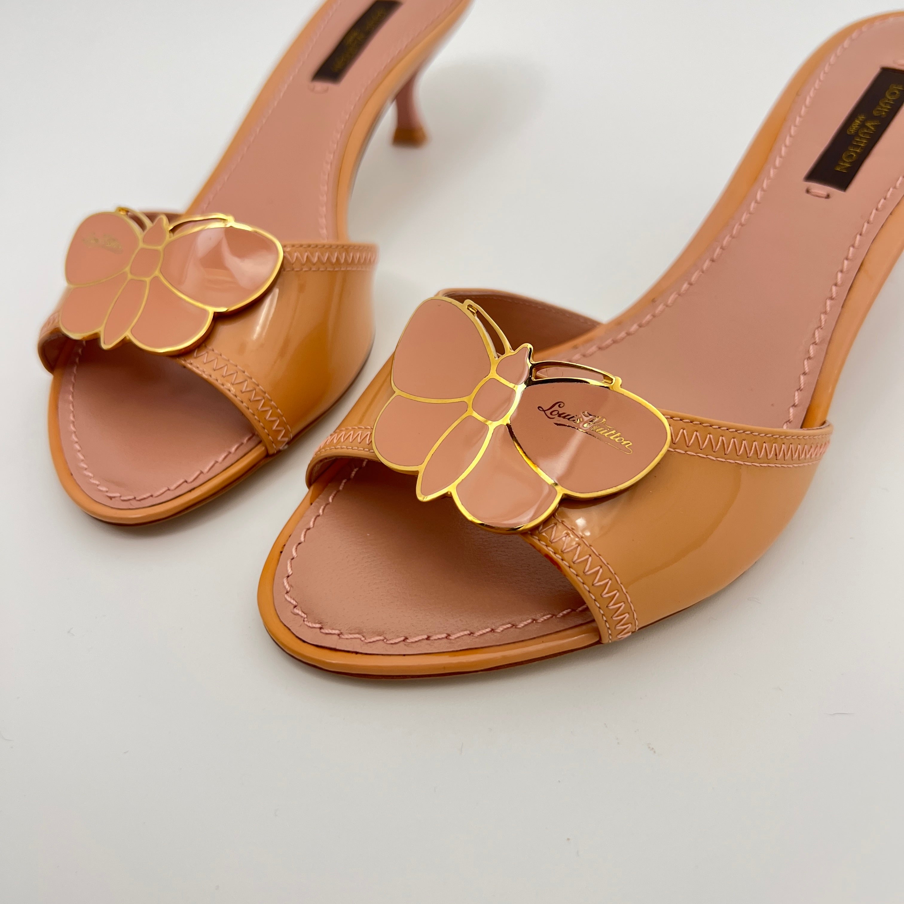 Louis Vuitton | Nude Pink Butterfly Logo Patent Leather Mules Unworn (35.5)