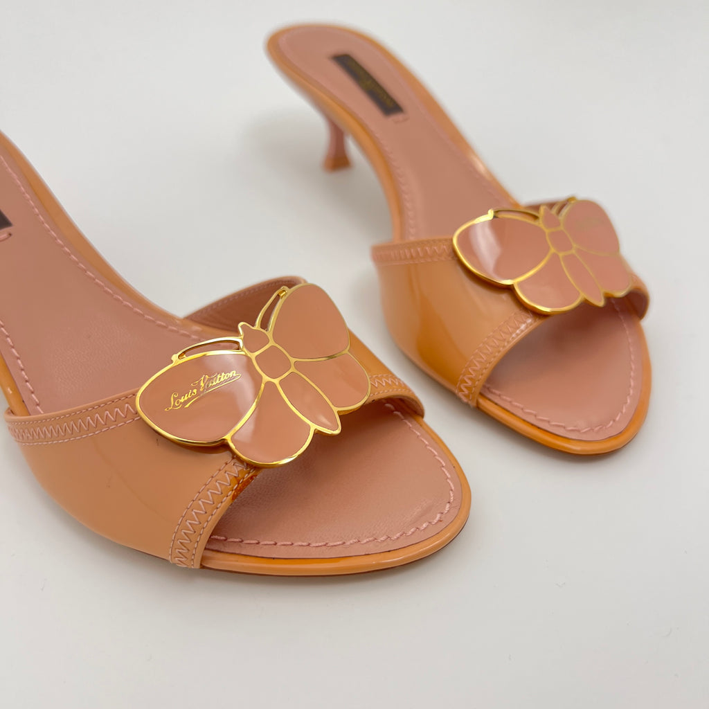 Louis Vuitton | Nude Pink Butterfly Logo Patent Leather Mules Unworn (35.5)