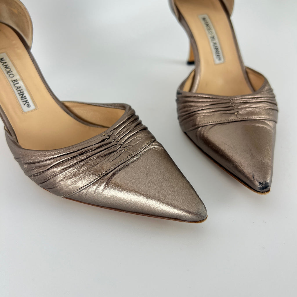 Manolo Blahnik | Metallic Silver Pointed Toe D'Orsay Pumps (39.5)