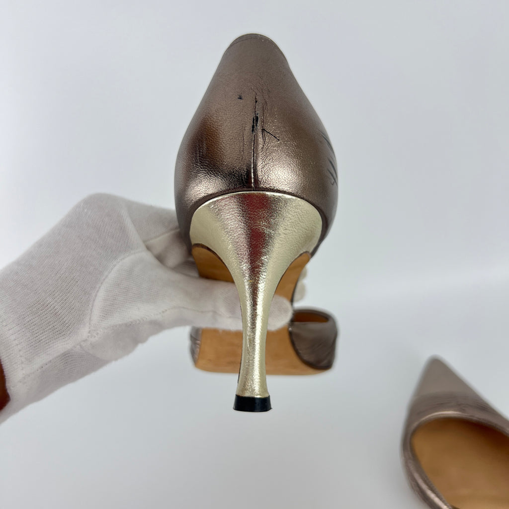 Manolo Blahnik | Metallic Silver Pointed Toe D'Orsay Pumps (39.5)