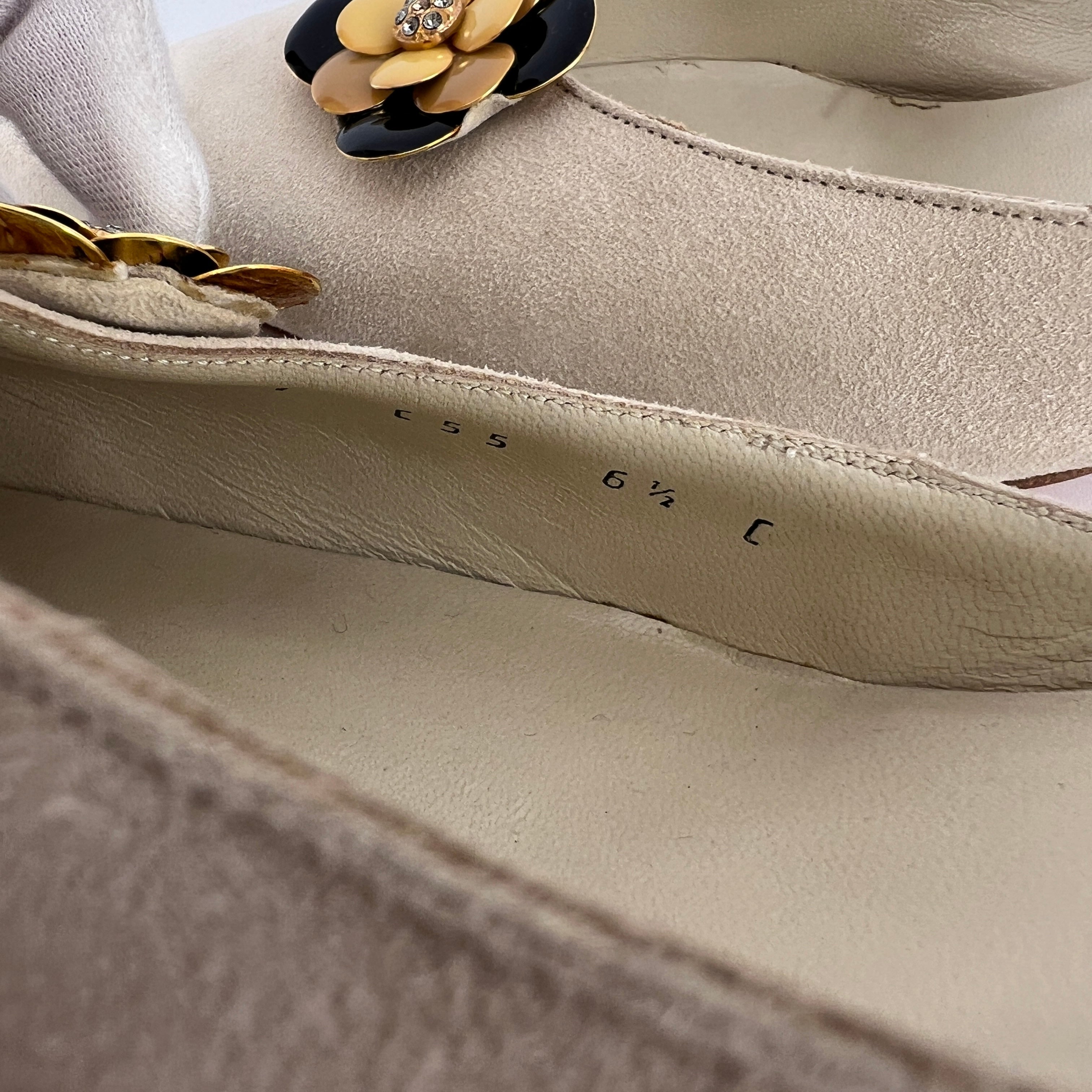 Ferragamo | Noblesse White Sued Leather Metal Flower Applique Pointed Toe Mule (36.5)
