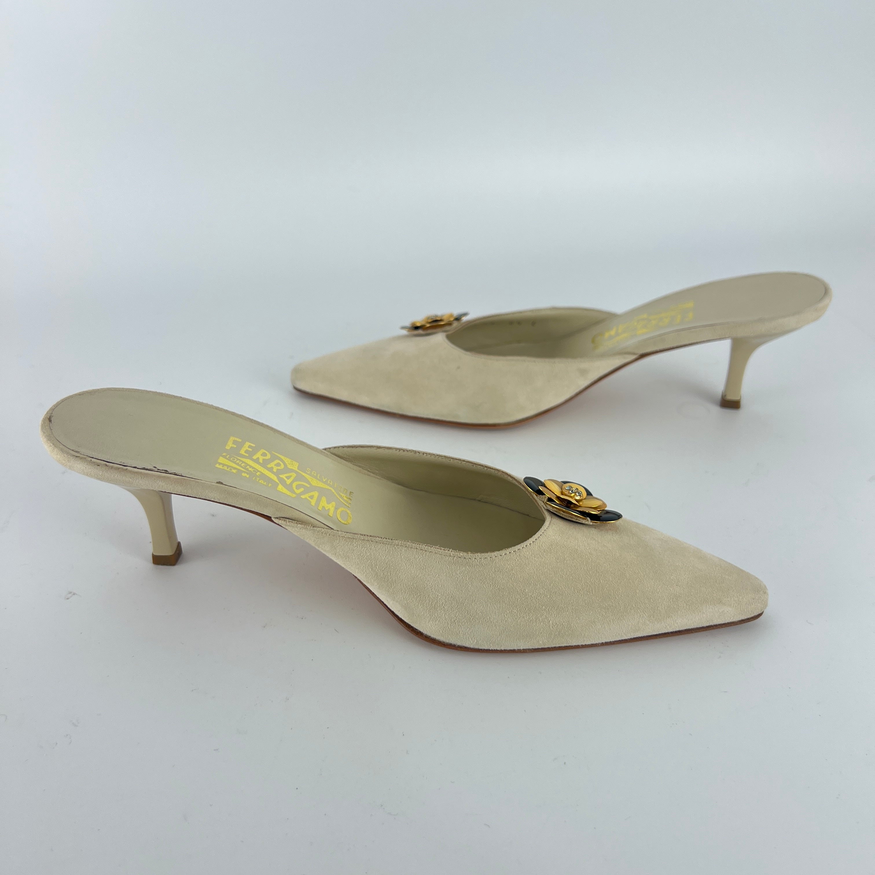 Ferragamo | Noblesse White Sued Leather Metal Flower Applique Pointed Toe Mule (36.5)
