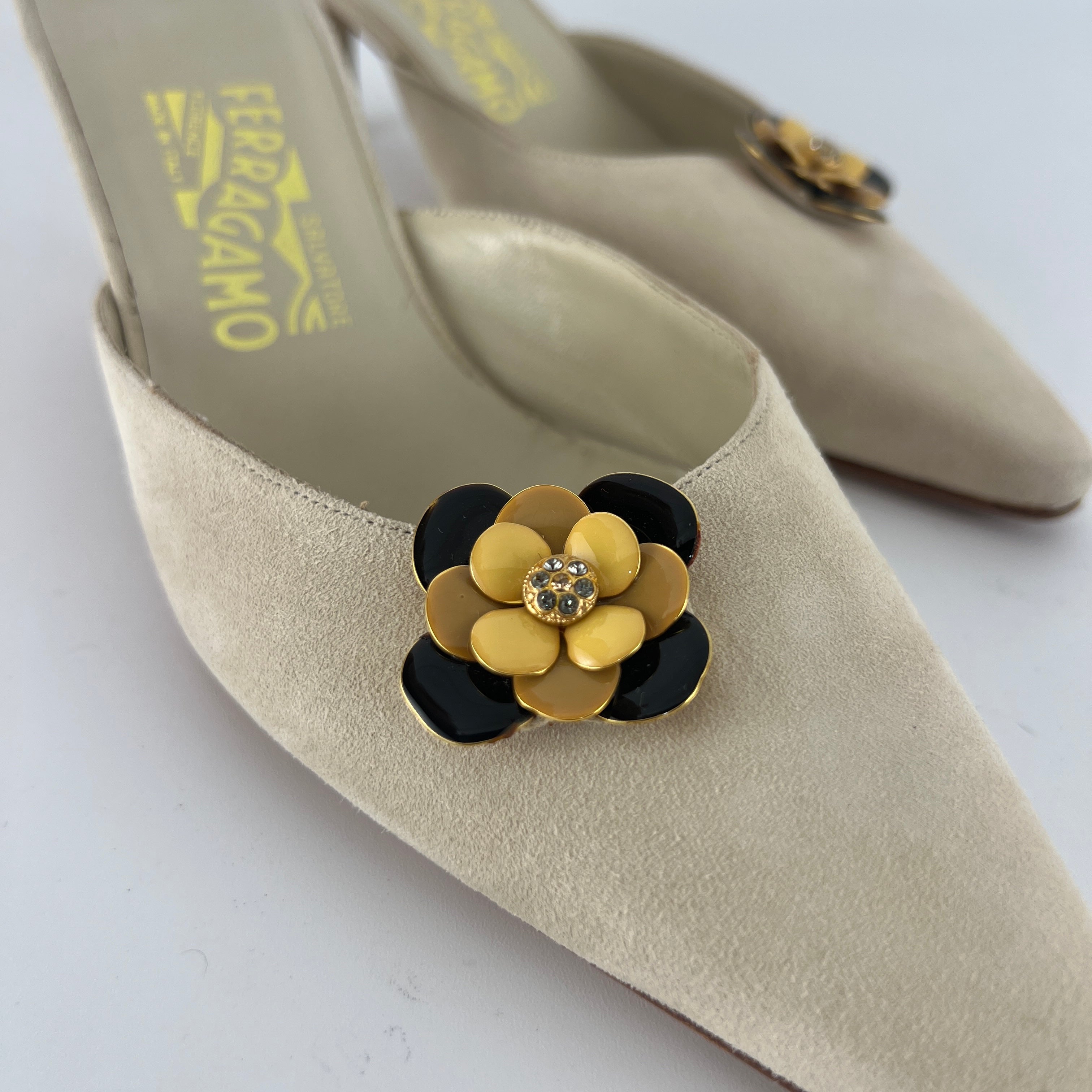 Ferragamo | Noblesse White Sued Leather Metal Flower Applique Pointed Toe Mule (36.5)