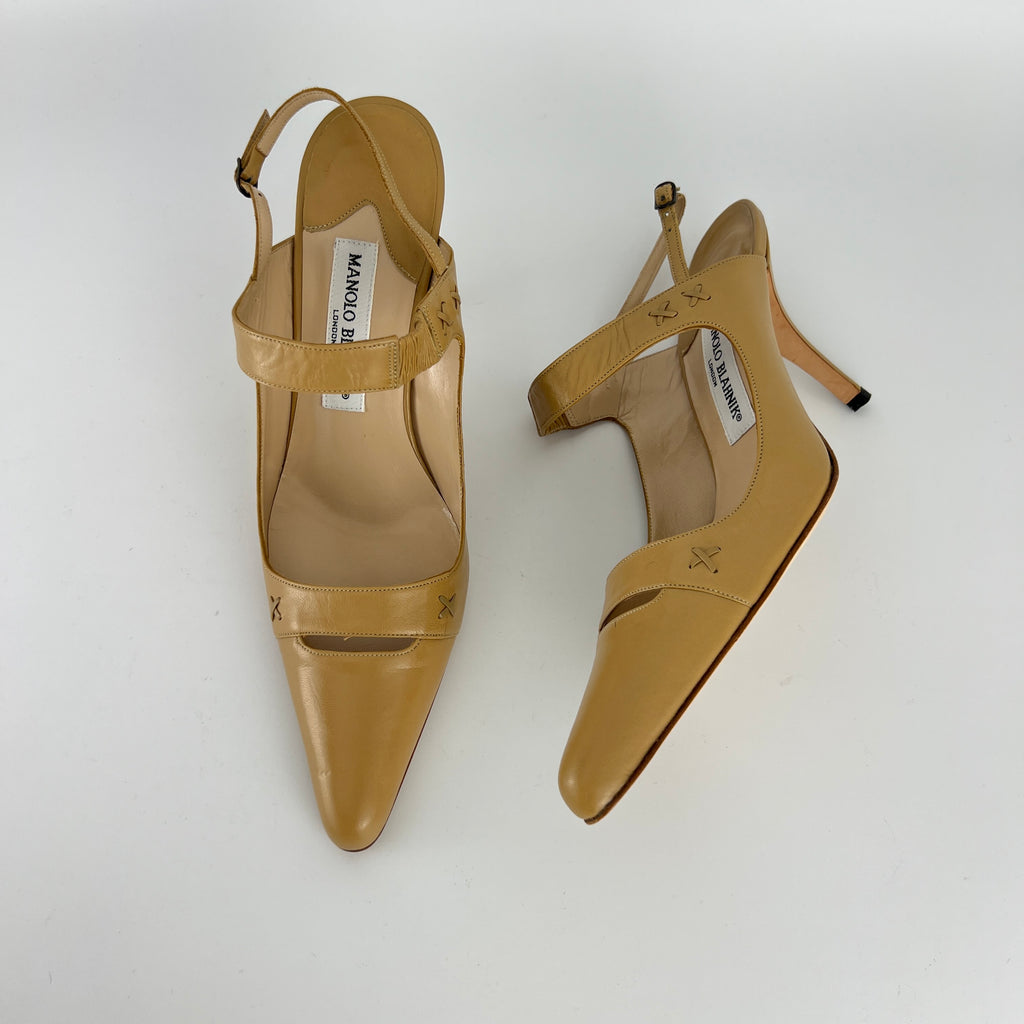 Manolo Blahnik | Vintage Nude Leather Pointed Toe Slingback Heels (39)