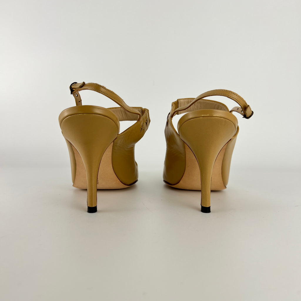 Manolo Blahnik | Vintage Nude Leather Pointed Toe Slingback Heels (39)