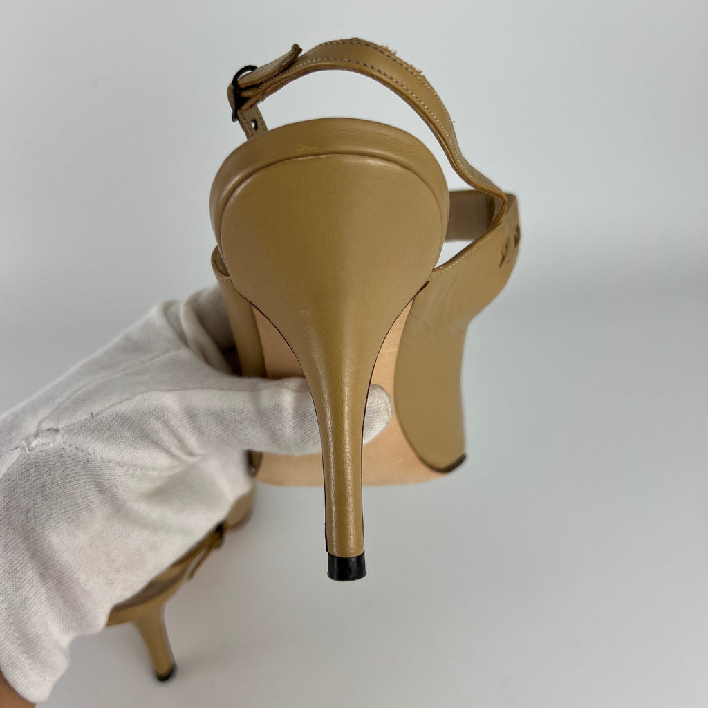 Manolo Blahnik | Vintage Nude Leather Pointed Toe Slingback Heels (39)