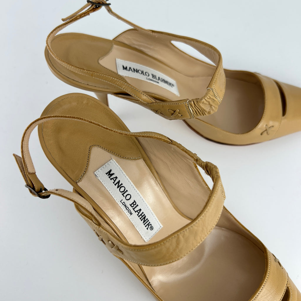 Manolo Blahnik | Vintage Nude Leather Pointed Toe Slingback Heels (39)